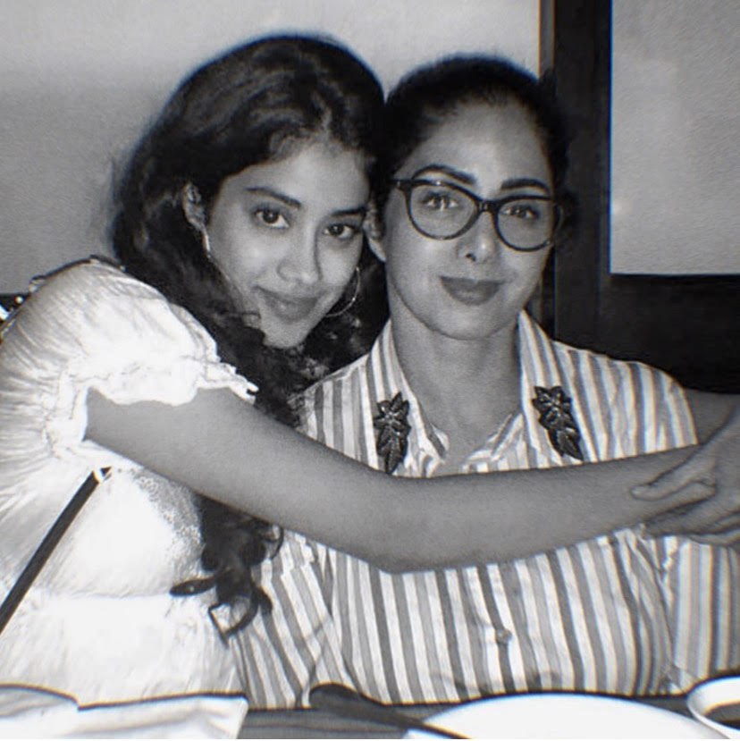 Janhvi Kapoor with her mom Sridevi