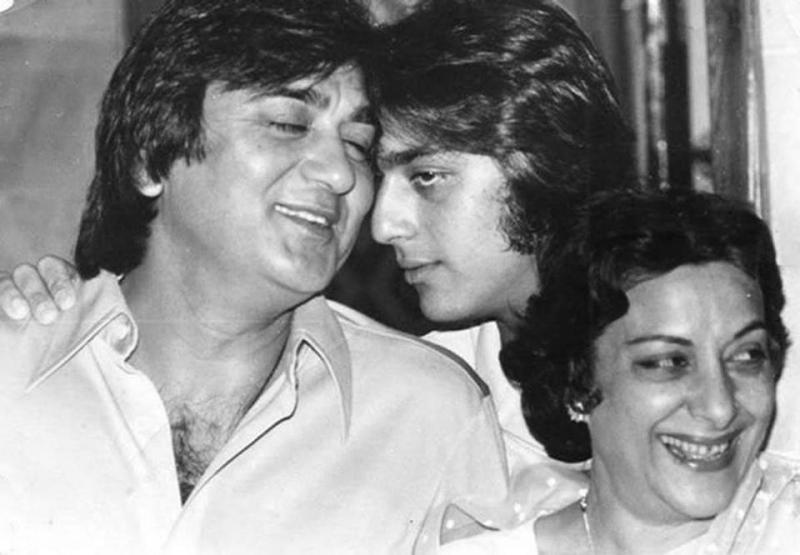 Sanjay Dutt with his mother Nargis and father Sunil Dutt