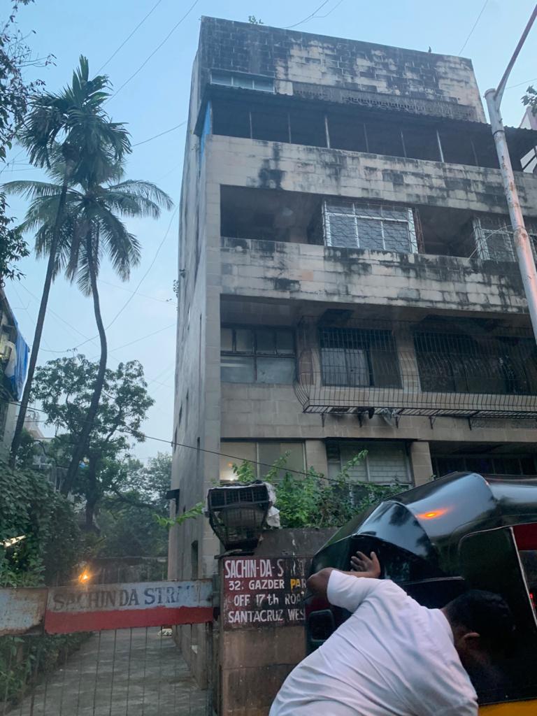 Flats in Sachin Da Strains building, Khar has been put on sale by Air India