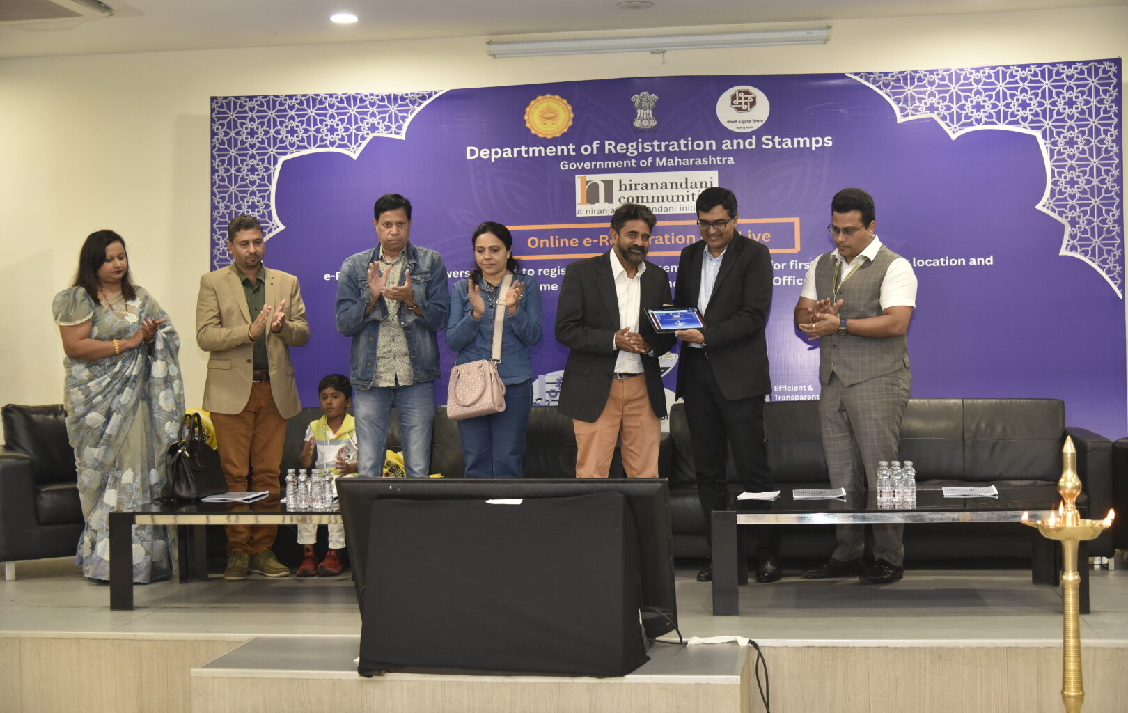 In a landmark move for the real estate sector, the Inspector General of Registration (IGR), Maharashtra, has launched a new online e-registration system for property agreements. Hiranandani Fortune City in Panvel is the first real estate project in the state to adopt this digital framework, marking a significant step toward enhanced efficiency and transparency in property transactions. The new system allows for the complete online registration of property agreements, eliminating the need for physical visits to Sub-Registrar Offices (SROs).