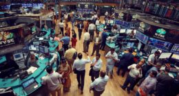 Realty Shares Open Tepidly — Large Names Hold, Mid-Caps Under Pressure