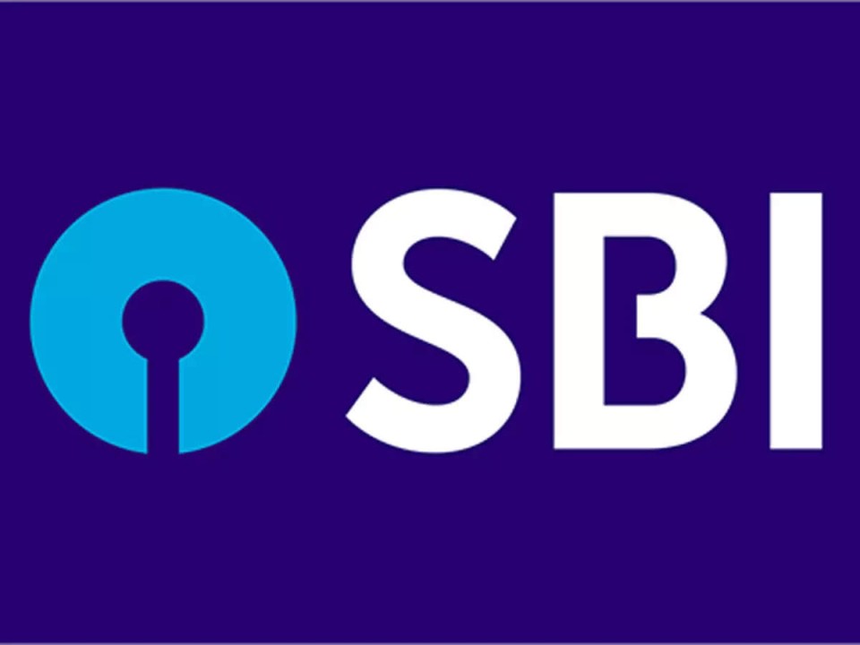 The State Bank of India has floated a tender to purchase 200 ready 2BHK flats across Mumbai’s key suburban corridors. With a requirement of 50 flats each along four railway stretches, the move signals strong institutional interest in mid-income housing segments.