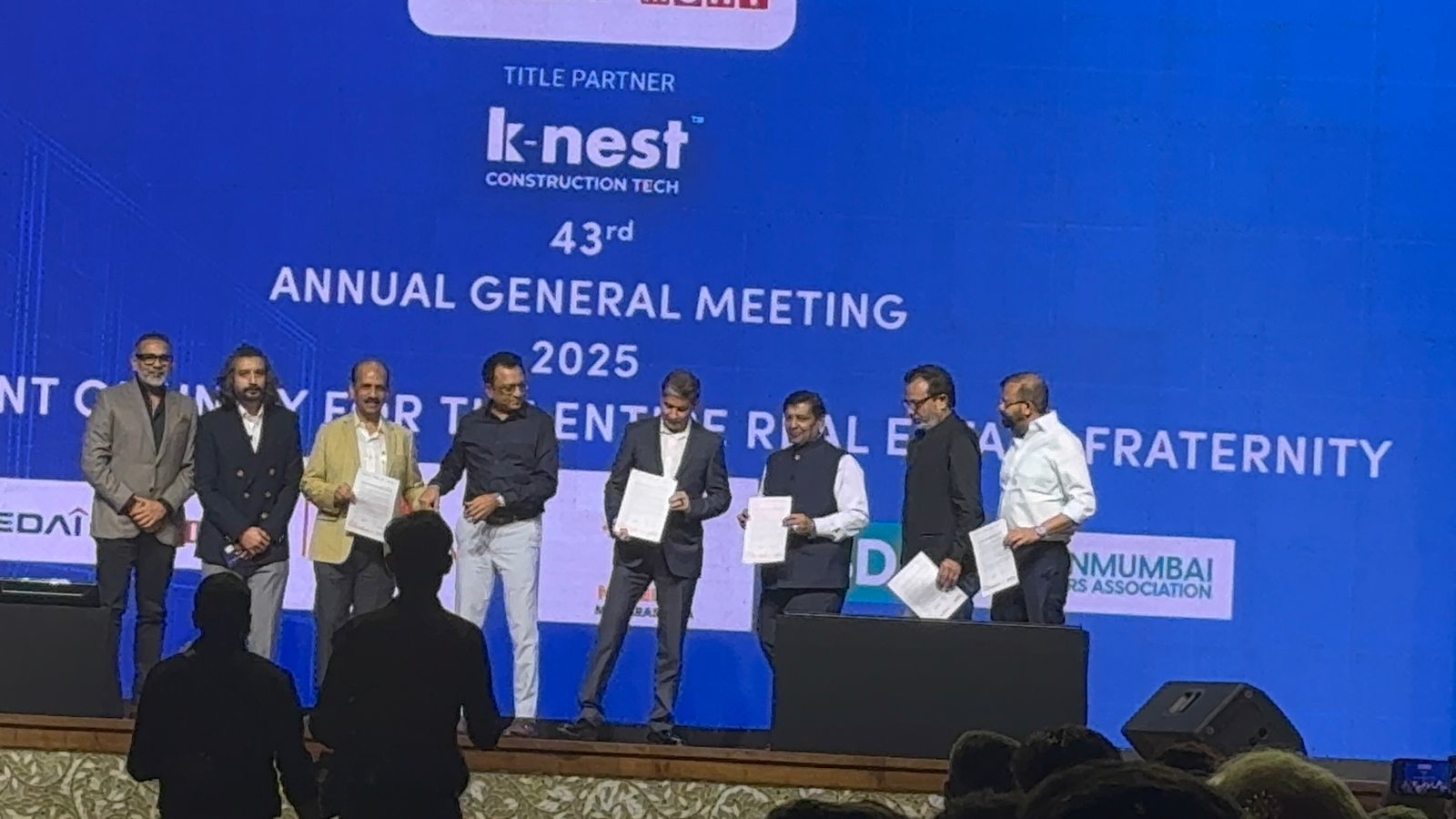 BMC Commissioner Bhushan Gagrani has urged Mumbai’s builders to follow pollution control norms at construction sites and install air quality sensors, warning that violations could lead to projects being halted.