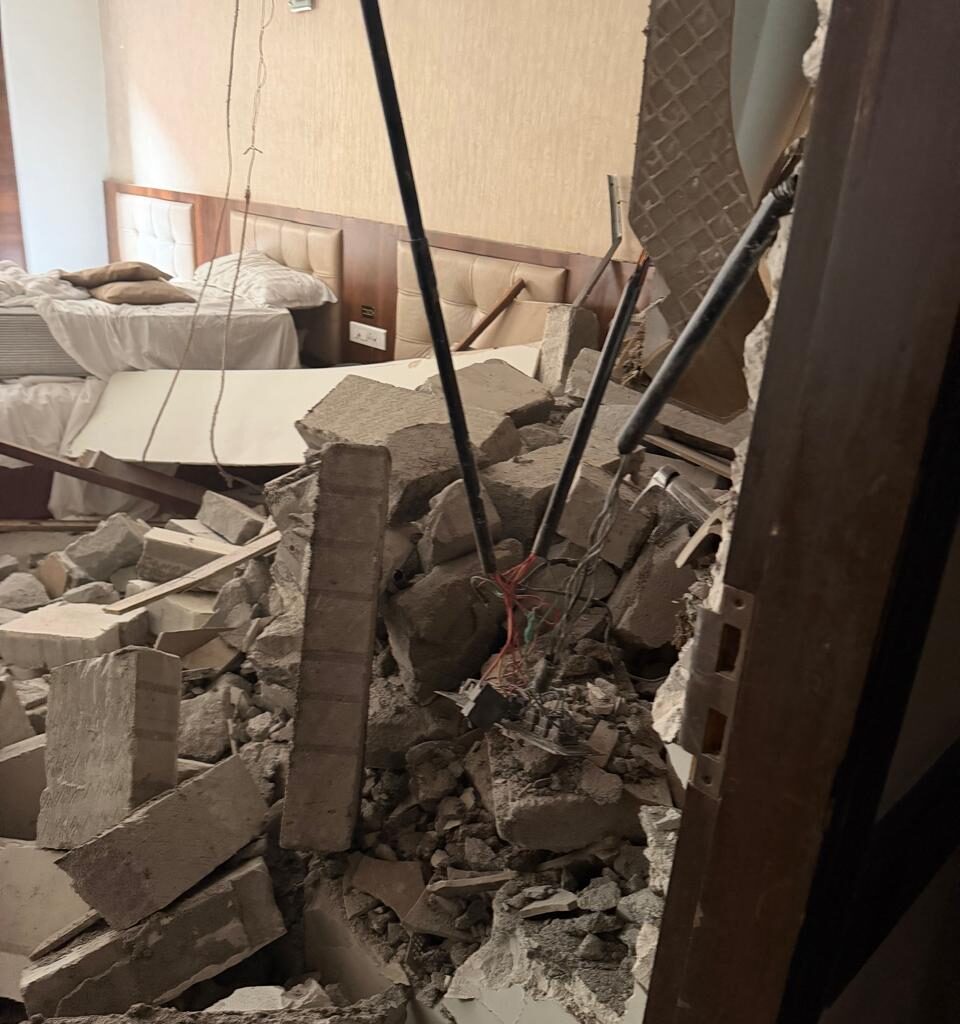 The Slum Rehabilitation Authority (SRA) has demolished HDIL’s illegal hotel structure at Motilal Nehru Nagar, BKC, razing over 160 unauthorized units under a Bombay High Court directive.