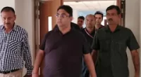 The Enforcement Directorate has arrested Amit Katyal, alleged aide of Lalu Prasad Yadav, in a massive ₹300-crore real estate fraud tied to Gurugram’s stalled Krrish Florence Estate project. Investigators uncovered fund diversion, fake bookings, undervalued land sales, and losses to a public sector bank.
