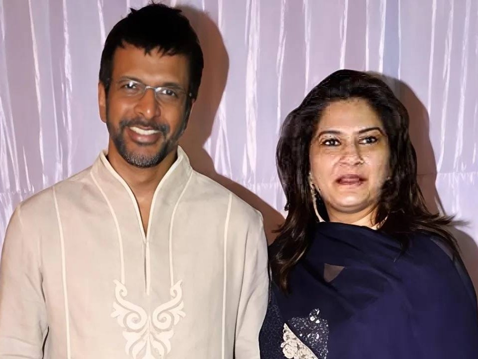 In a high-profile case, actor Javed Jaffrey’s wife Habiba has alleged losing over ₹16.24 crore to a gang that used a BMC official’s influence and forged documents to sell a non-existent Bandra commercial property investment with promises of high linked rentals.